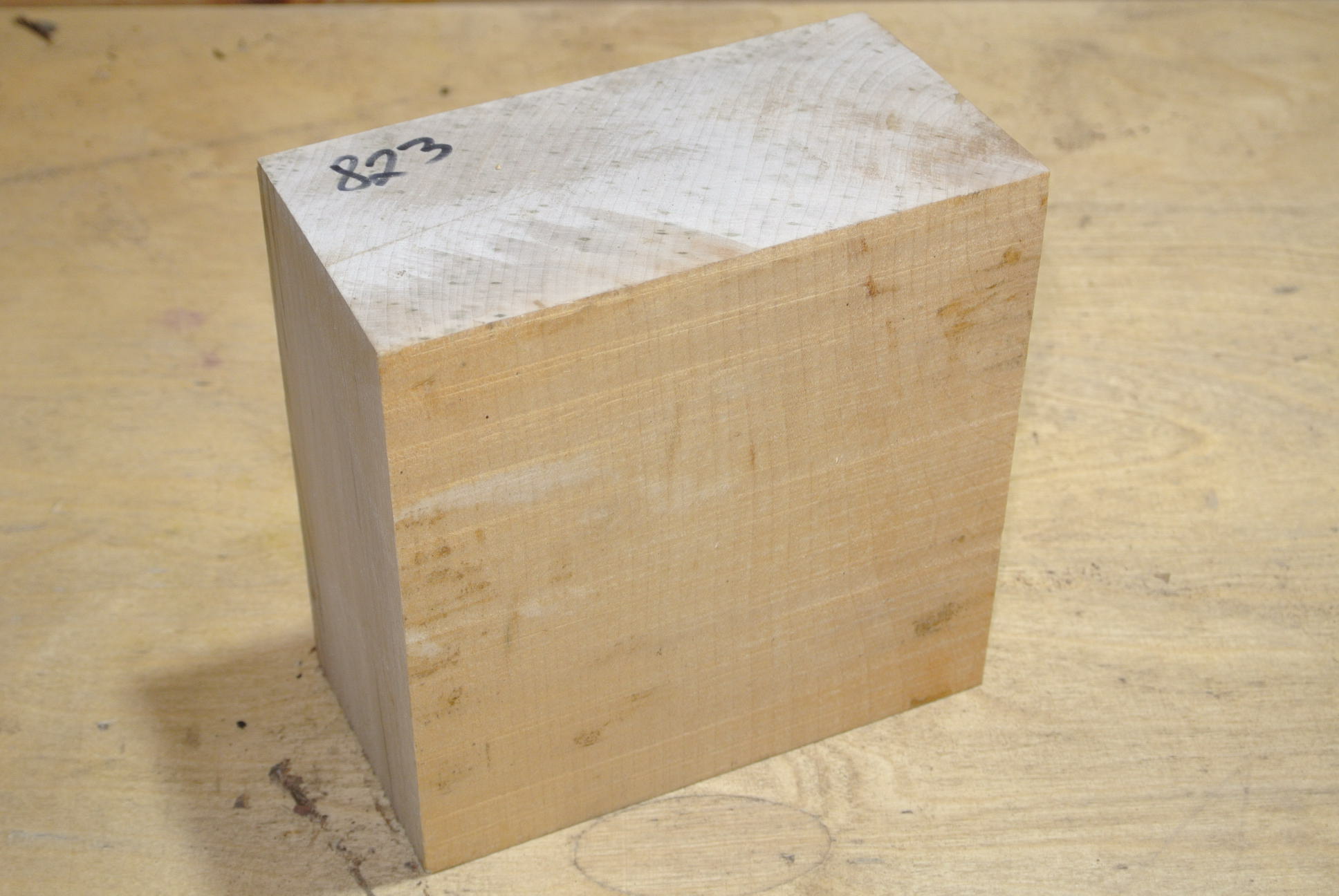 Ahorn Klotz 75mm stark 150x150mm lt. Abb.