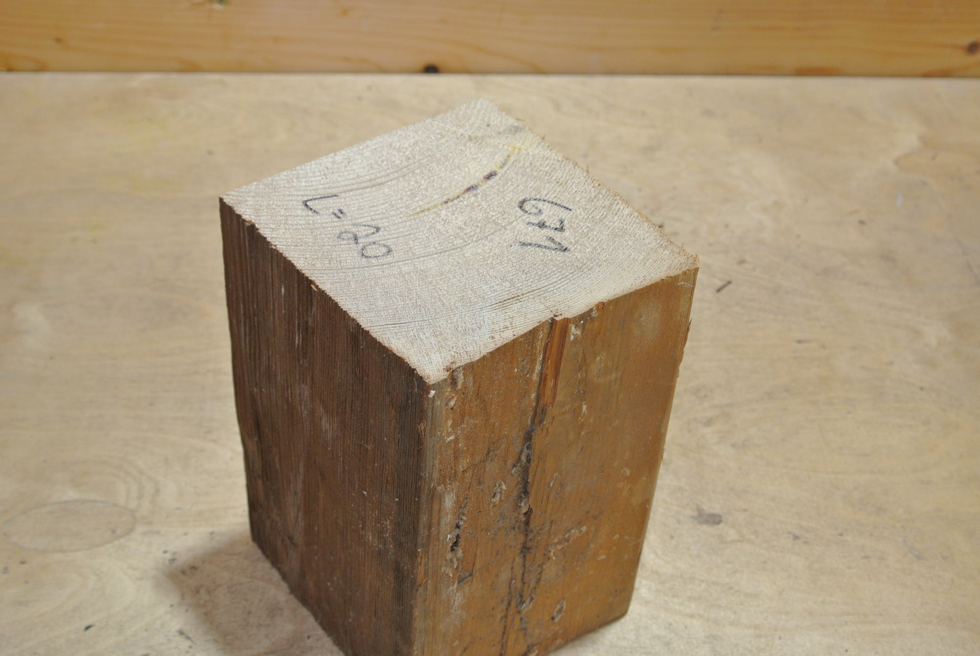 Altholz Kantel 200mm lang 120x120mm lt. Abb.